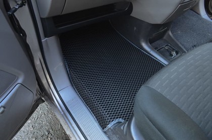 Ворсовые коврики на Toyota Noah (R60) 2001 - 2007 в Брянске