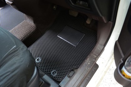 Ворсовые коврики на Toyota Porte II 2012 - 2020 в Брянске
