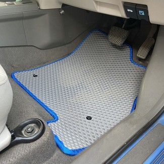 Ворсовые коврики на Nissan Leaf (ZE0) 2009 - 2012 в Брянске