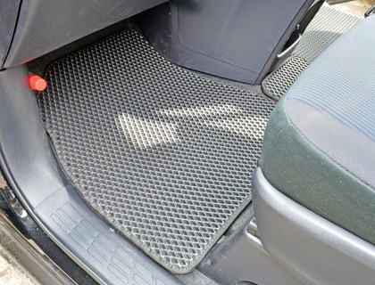 Ворсовые коврики на Toyota Voxy (R80) 2014 - 2021 в Брянске