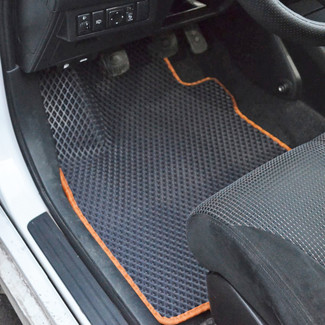 Ворсовые коврики на Nissan Tiida (C11) 2004 - 2014 в Брянске