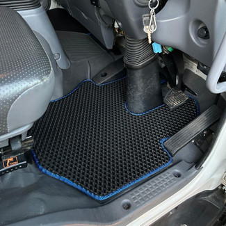 Ворсовые коврики на Isuzu Forward V узкая кабина 2007 - 2025 в Брянске