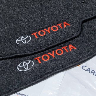 Ворсовые коврики на Toyota Avensis Vesro II 2001 - 2009 в Брянске