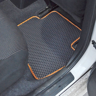 Ворсовые коврики на Nissan Tiida (C11) 2004 - 2014 в Брянске