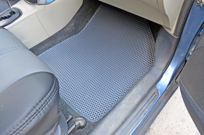 Ворсовые коврики на Toyota Yaris II 2005 - 2011 в Брянске