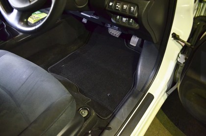Ворсовые коврики на Nissan Leaf (AZE0) 2012 - 2017 в Брянске