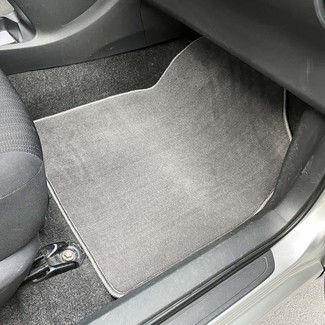 Ворсовые коврики на Toyota Auris I 2006 - 2012 в Брянске