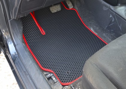 Ворсовые коврики на Toyota Yaris II 2005 - 2011 в Брянске