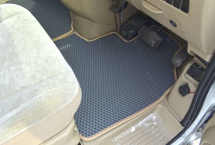 Ворсовые коврики на Nissan Serena (C24) 1999 - 2005 в Брянске