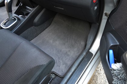 Ворсовые коврики на Nissan Tiida (C11) 2004 - 2014 в Брянске
