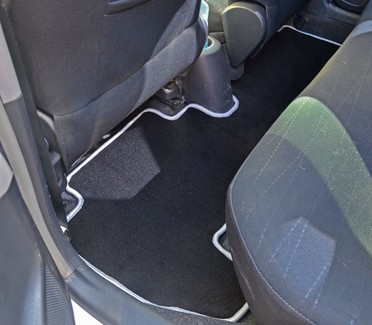 Ворсовые коврики на Toyota Yaris II 2005 - 2011 в Брянске