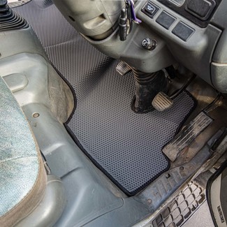 Ворсовые коврики на Mitsubishi Fuso Canter VI узкая кабина 1991 - 2010 в Брянске