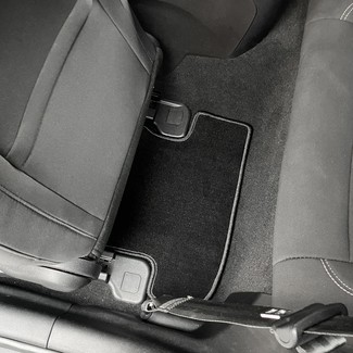 Ворсовые коврики на Ford Mustang VI 2013 - 2023 в Брянске