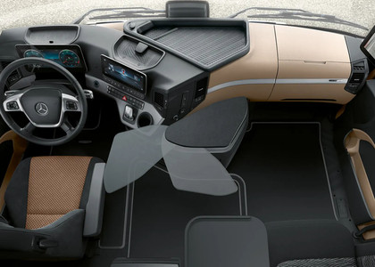 Ворсовые коврики на Mercedes Actros MP4 MP5 тягач GigaSpace 2011 - 2025 в Брянске