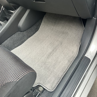 Ворсовые коврики на Nissan Tiida (C11) 2004 - 2014 в Брянске