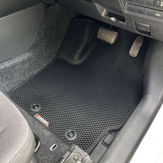 Ворсовые коврики на Toyota Yaris IV 2019 - 2025 в Брянске