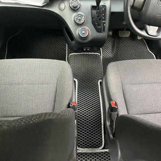 Ворсовые коврики на Toyota Sienta II 2015 - 2022 в Брянске