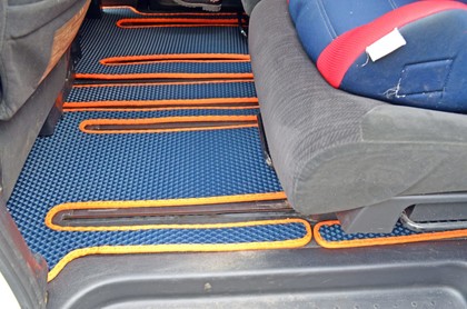 Ворсовые коврики на Nissan Serena (C25) 2005 - 2010 в Брянске