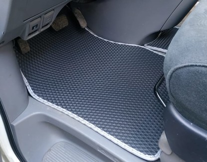 Ворсовые коврики на Toyota Alphard (H10) 2002 - 2008 в Брянске