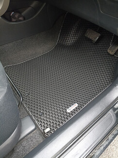 Ворсовые коврики на Toyota Corolla Axio (E14) 2006 - 2012 в Брянске Ворсовые коврики на Toyota Corolla Axio (E14) 2006 - 2012 в Брянске