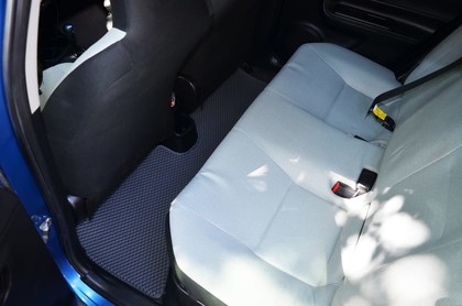 Ворсовые коврики на Toyota Prius C 2011 - 2021 в Брянске