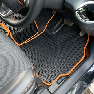 Ворсовые коврики на Toyota Sienta II 2015 - 2022 в Брянске