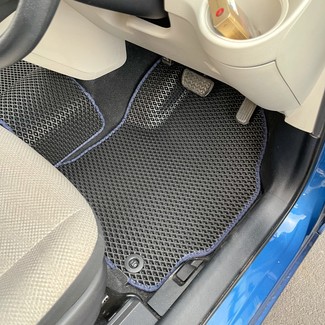 Ворсовые коврики на Toyota Sienta II 2015 - 2022 в Брянске