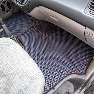 Ворсовые коврики на Mitsubishi Space Gear 1994 - 2007 в Брянске