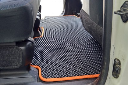 Ворсовые коврики на Toyota Sienta II 2015 - 2022 в Брянске