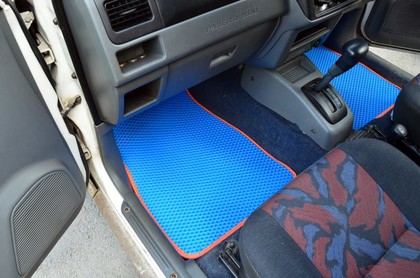 Ворсовые коврики на Nissan Kix 2008 - 2012 в Брянске