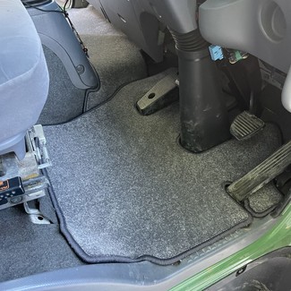 Ворсовые коврики на Isuzu Forward V широкая кабина 2007 - 2025 в Брянске
