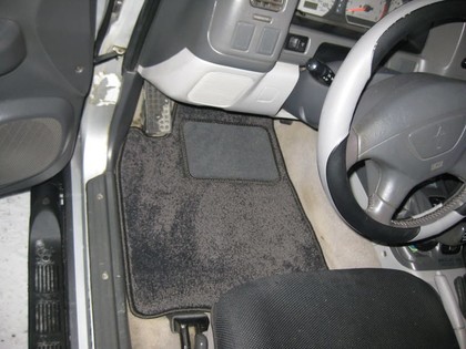Ворсовые коврики на Mitsubishi Pajero Sport I 1998 - 2009 в Брянске