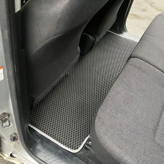 Ворсовые коврики на Toyota Sienta II 2015 - 2022 в Брянске