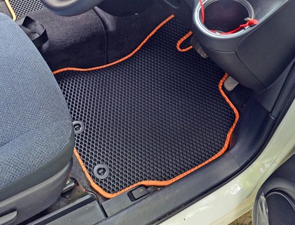 Ворсовые коврики на Toyota Sienta II 2015 - 2022 в Брянске