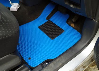 Ворсовые коврики на Toyota Ractis I 2005 - 2010 в Брянске