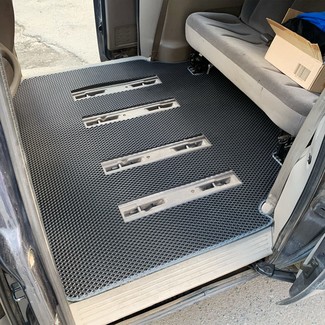 Ворсовые коврики на Chrysler Town and Country IV короткая база 2000 - 2007 в Брянске